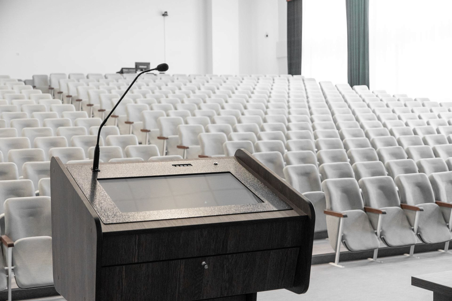 К 1 сентября готовы: как Фабрика «Веста» создаёт мебель для школ нового поколения
